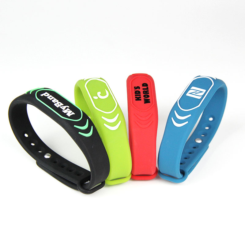 Multi Color Adjustable Type Silicone Wristband RFID Tag For GYM