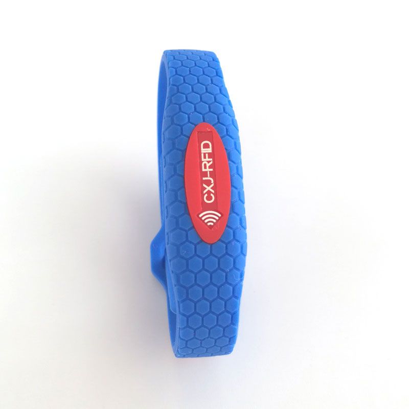 Adjustable RFID Wristband Cost of Waterproof Silicone Material