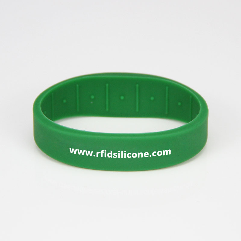 Rubber RFID Access Control Wristbands OEM Wearable RFID Tags