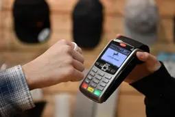 NFC rings pay near the payment terminal