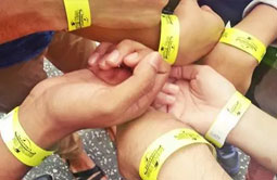 Paper RFID wristbands are light, heat and corrosion resistant