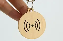 the nfc keychain tag has clear pattern and smooth edges